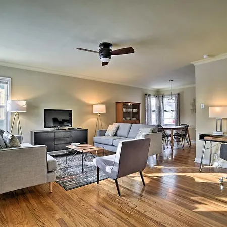 Townhome With Fast And New Wifi - Walk To Downtown!